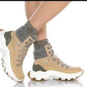 New Sorel Kinetic Breakthru Conquest Waterproof Boots Nova Sandstone 9.5